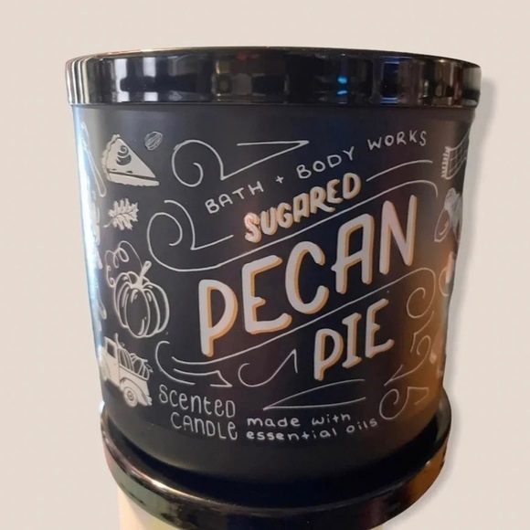 Bath & Body Works Sugared Pecan Pie Candle - Picture 1 of 3